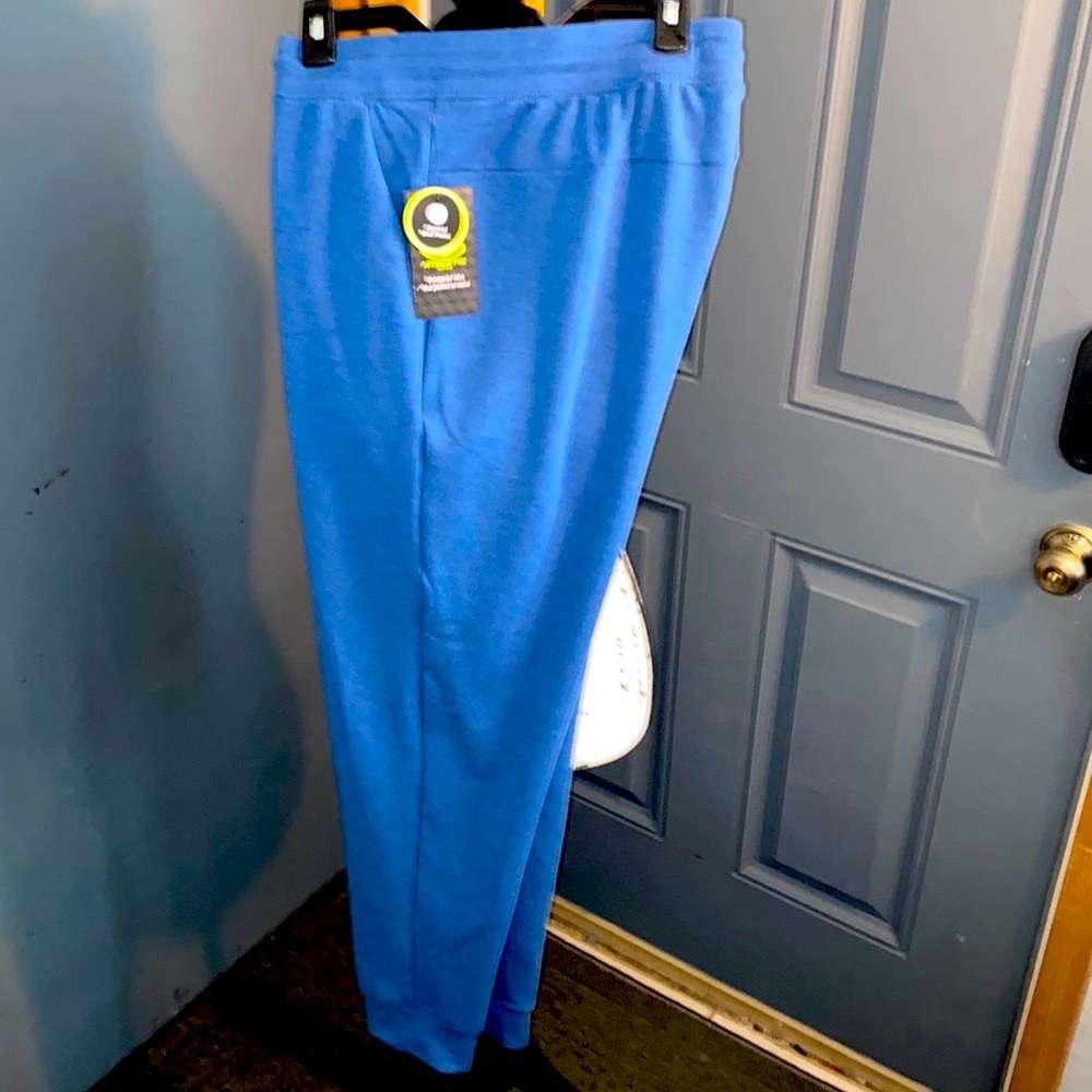 New athletic works,,,large 36/38 zipper back pockets.
